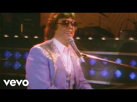 Ronnie Milsap - (There&#039;s) No Gettin&#039; Over Me
